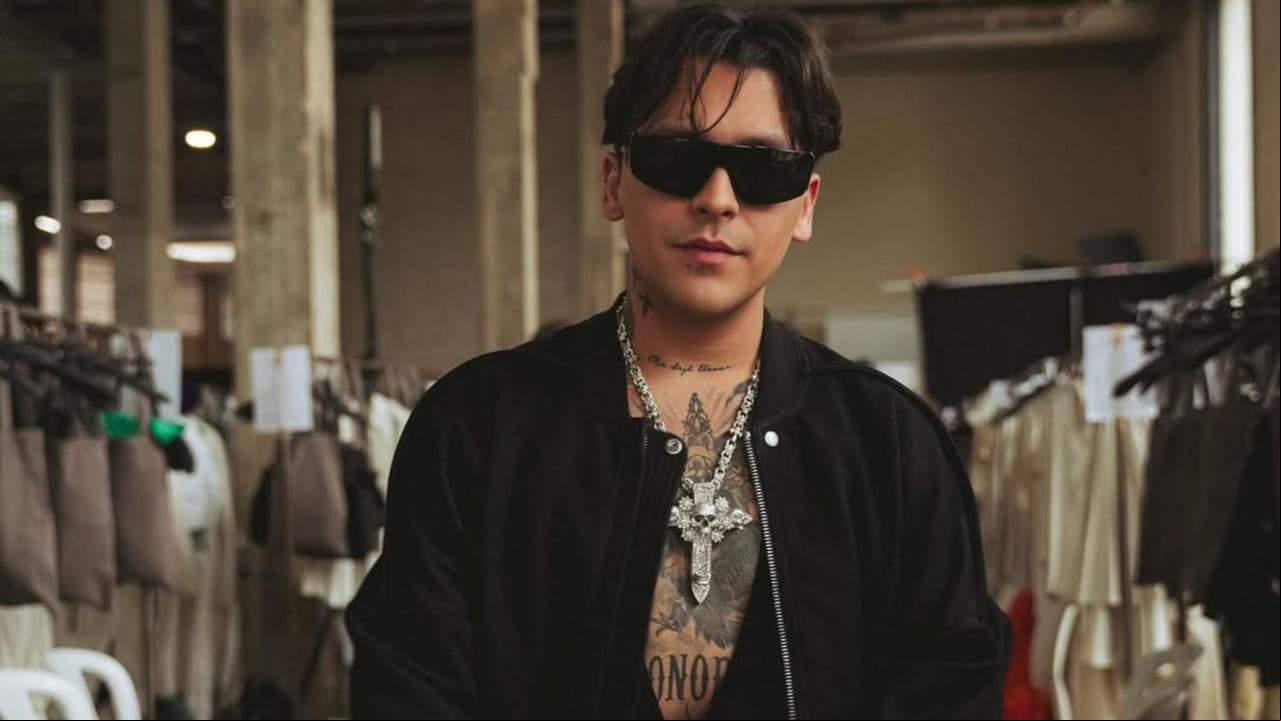 Christian Nodal debutará en la moda e impacta con la línea de ropa que lanzará