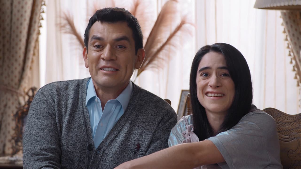 Ella se emociona mucho de volver a escuchar a su abuelo y quedan de verse ese mismo día para comer.
