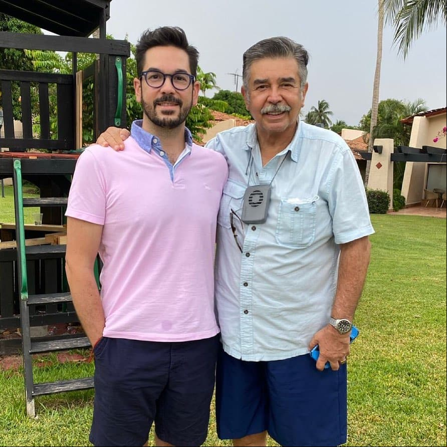 Aunque no actúan juntos, Pedro Ortiz de Pinedo es productor de 'Una familia de diez', serie que protagoniza su padre Jorge Ortiz de Pinedo.
