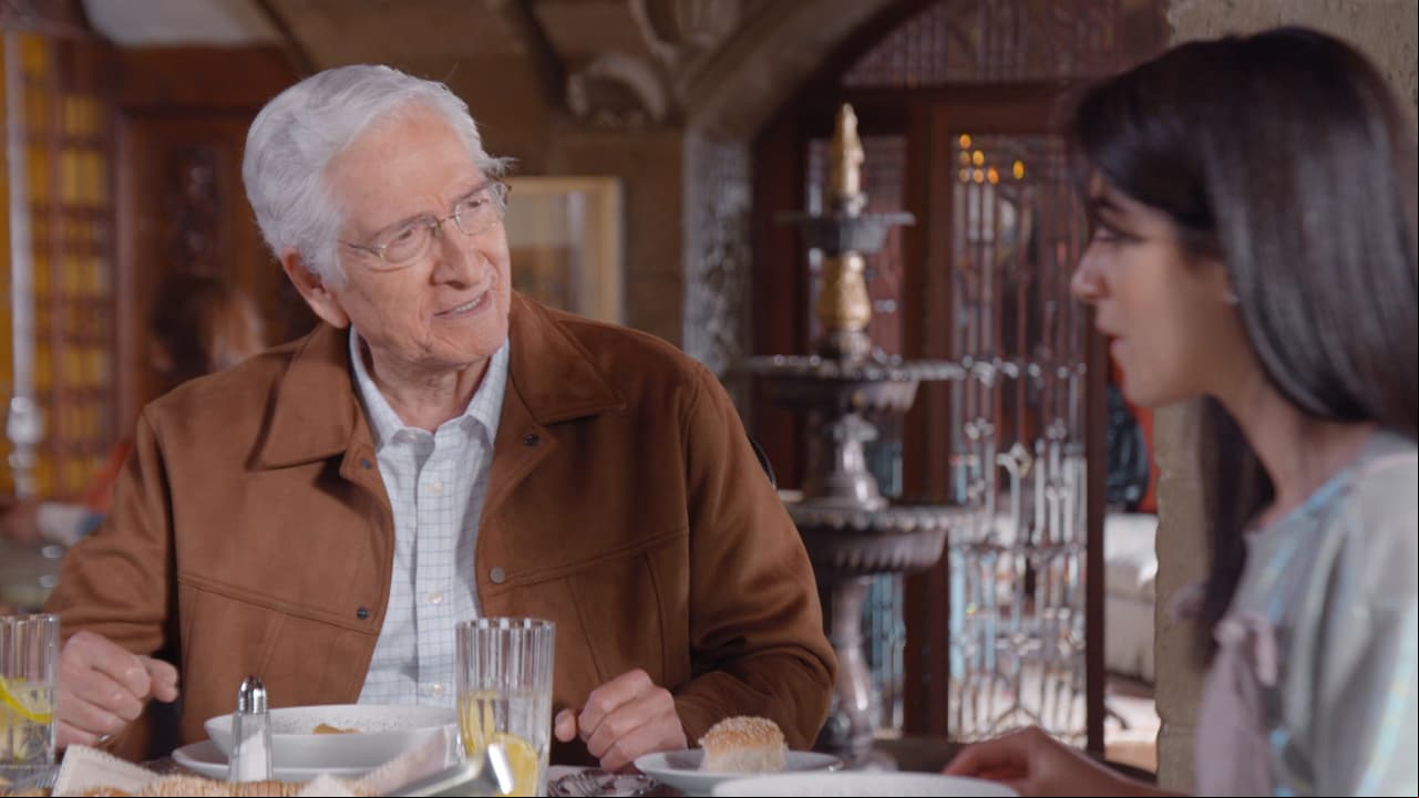 Al ver que ambos se necesitan, 'Estanislao' la invita a vivir a su casa. ¿Qué pasará? Velo de lunes a viernes a las 6:30 pm. en "S.O.S Me estoy enamorando".