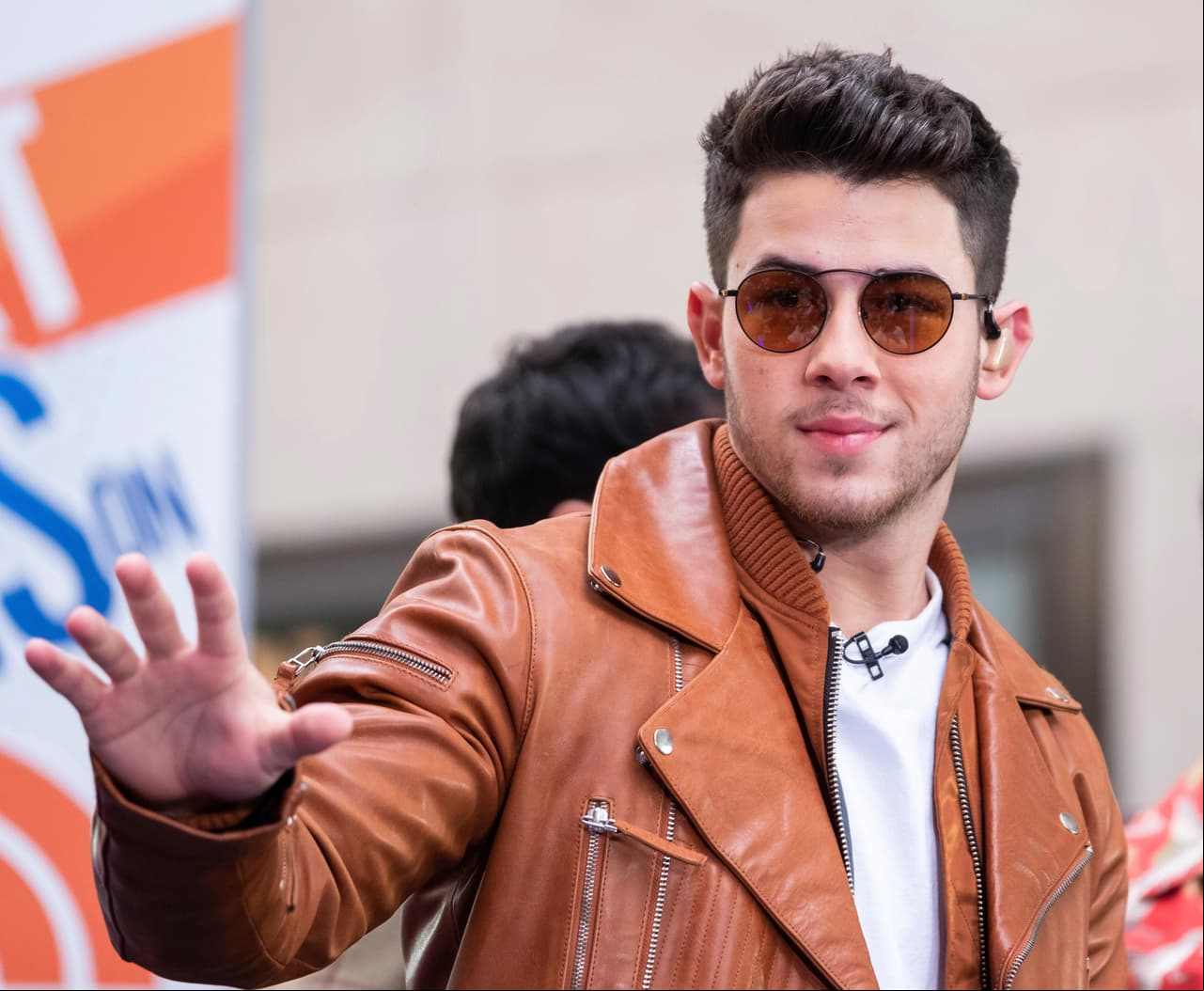 “Me rompe el corazón escuchar las noticias de El Paso. Les envío a todas las víctimas y a sus familiares mis pensamientos y plegarias. Es muy triste. Necesitamos cambiar”, Nick Jonas.